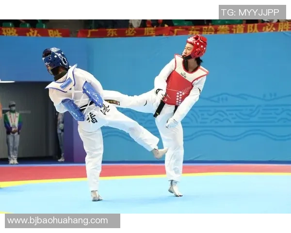 笼斗竞技场的魅力与挑战探索运动员的拼搏精神与观众的热情互动